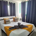 Apartamento Ailana Vistas Al Mar Y Con Piscina